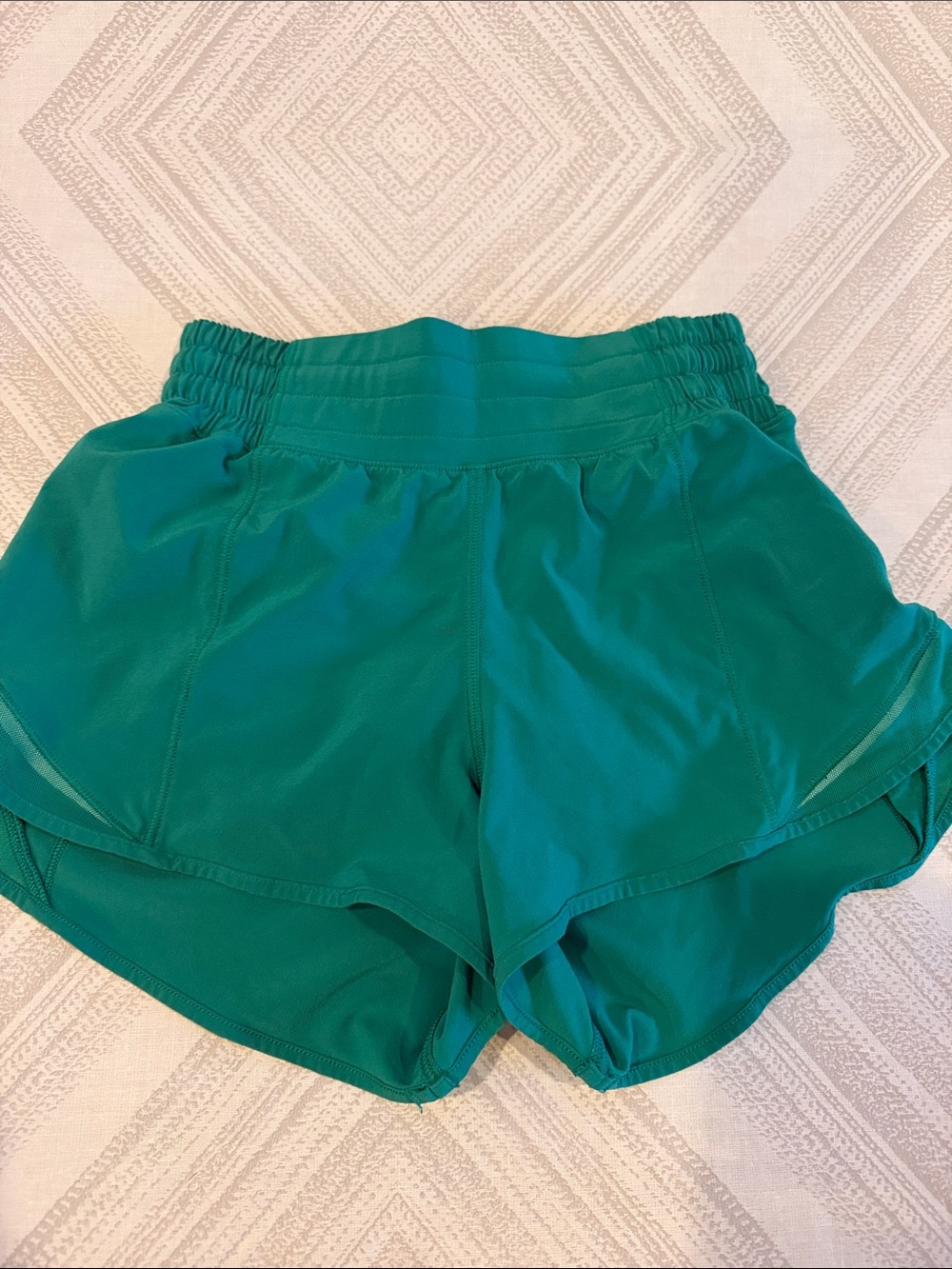 Lululemon Hotty Hot Shorts Low Rise 2.5” Emerald Green Size 0